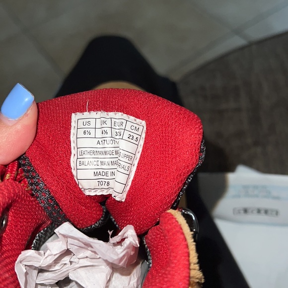 Bear Paw hiking boots (brand new) - Picture 4 of 4